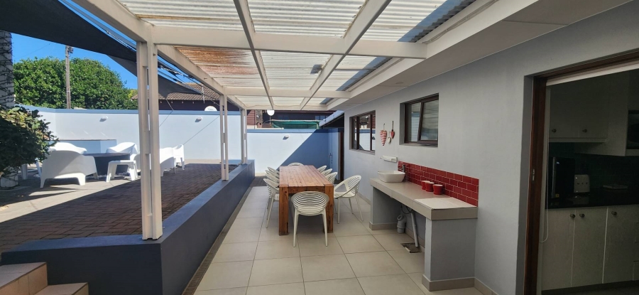 6 Bedroom Property for Sale in Fraaiuitsig Western Cape